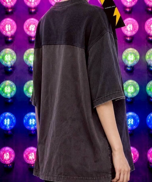 KAMINARI_TOKIO(カミナリトキオ)の「アシメ切替ワッフルTシャツ(Tシャツ/カットソー・レディース・チャコールグレー/ブラック・FREE)」の12枚目の写真