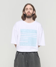 CARGOBROS（カーゴブロス）の「(ビッグサイズ) アメリカンペイズリー ストリート 半袖Tシャツ (ホワイト)（Tシャツ/カットソー）」