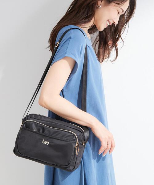 Lee(リー)の「【Lee別注/撥水】7ポケットショルダーバッグ(ショルダーバッグ・レディース・ブラウン系/アイボリー/ピンク系その他2/ブラック/グレー/ライトパープル/サックスブルー系7/ネイビー系5/ゴールド系7/ブラック系7・00)」の3枚目の写真