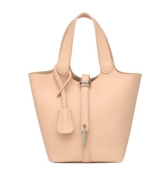Apparat+（アパラートプラス）の「巾着ポーチ付き キューブトートバッグ（トートバッグ・レディース・キャメル/ホワイト/グレー/ブラック/ブルー/イエロー/グリーン/ピンク/ブラウン・フリー）」の9枚目の写真