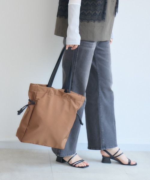KATHARINE ROSS(キャサリンロス)の「軽量ドロストナイロントートバッグ WEB限定(トートバッグ・レディース・ブラウン/ブラック・FREE)」の19枚目の写真