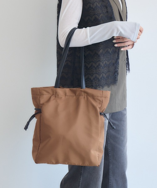 KATHARINE ROSS(キャサリンロス)の「軽量ドロストナイロントートバッグ WEB限定(トートバッグ・レディース・ブラウン/ブラック・FREE)」の20枚目の写真