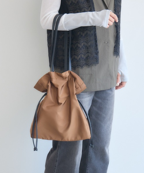 KATHARINE ROSS(キャサリンロス)の「軽量ドロストナイロントートバッグ WEB限定(トートバッグ・レディース・ブラウン/ブラック・FREE)」の12枚目の写真