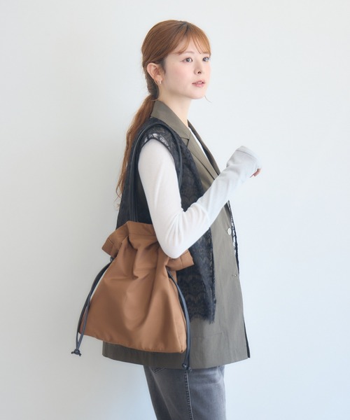 KATHARINE ROSS(キャサリンロス)の「軽量ドロストナイロントートバッグ WEB限定(トートバッグ・レディース・ブラウン/ブラック・FREE)」の13枚目の写真