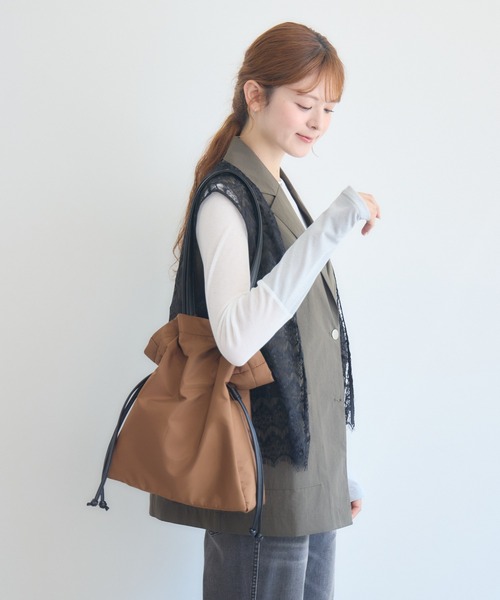 KATHARINE ROSS(キャサリンロス)の「軽量ドロストナイロントートバッグ WEB限定(トートバッグ・レディース・ブラウン/ブラック・FREE)」の14枚目の写真