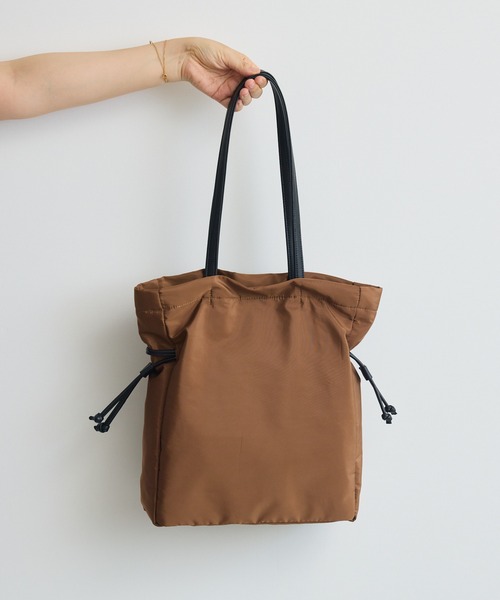KATHARINE ROSS(キャサリンロス)の「軽量ドロストナイロントートバッグ WEB限定(トートバッグ・レディース・ブラウン/ブラック・FREE)」の15枚目の写真
