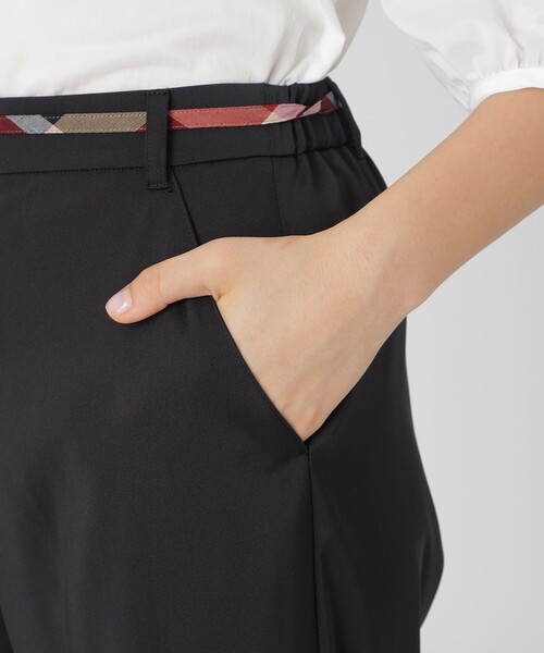 BLUE LABEL CRESTBRIDGE(ブルーレーベルクレストブリッジ)の「ダブルサテンカーブパンツ(その他パンツ・レディース・ブラック/ベージュ系その他2/ホワイト・36/38)」の16枚目の写真