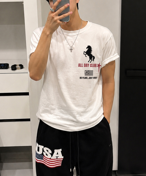 GRAVER ORDINARY（グレイバーオーディナリー）の「[ODNR UNISEX]オールデイクラブホース半袖Tシャツ_ホワイト（Tシャツ/カットソー・レディース・ホワイト・LARGE/SMALL/MEDIUM）」の3枚目の写真