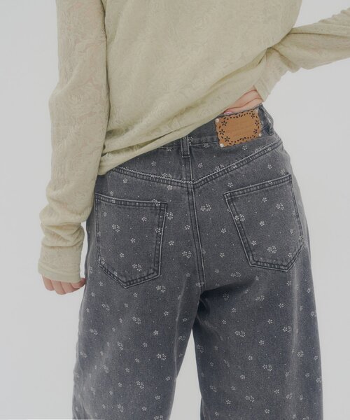 DISCOAT(ディスコート)の「【umm.】花柄デニムパンツ(デニムパンツ・レディース・ブラック/グレー・SMALL/MEDIUM/LARGE)」の5枚目の写真