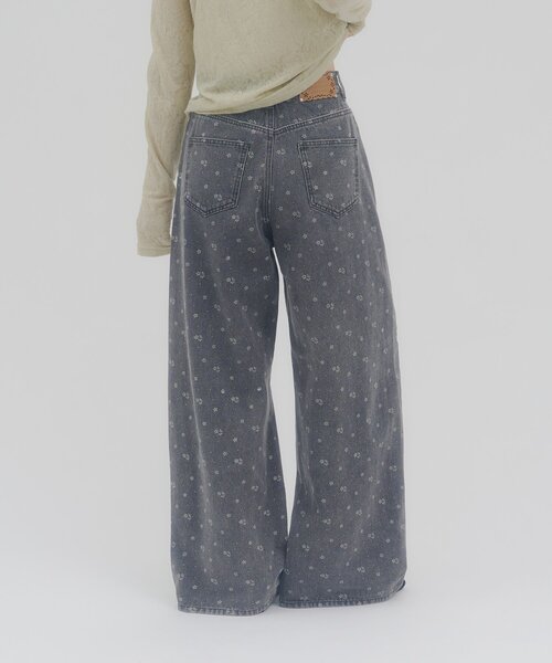 DISCOAT(ディスコート)の「【umm.】花柄デニムパンツ(デニムパンツ・レディース・ブラック/グレー・SMALL/MEDIUM/LARGE)」の8枚目の写真