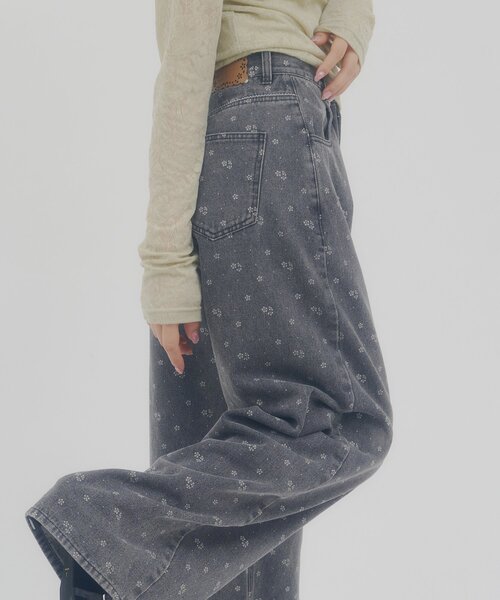 DISCOAT(ディスコート)の「【umm.】花柄デニムパンツ(デニムパンツ・レディース・ブラック/グレー・SMALL/MEDIUM/LARGE)」の9枚目の写真