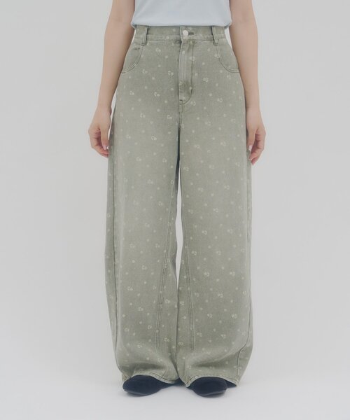 DISCOAT(ディスコート)の「【umm.】花柄デニムパンツ(デニムパンツ・レディース・ブラック/グレー・SMALL/MEDIUM/LARGE)」の13枚目の写真