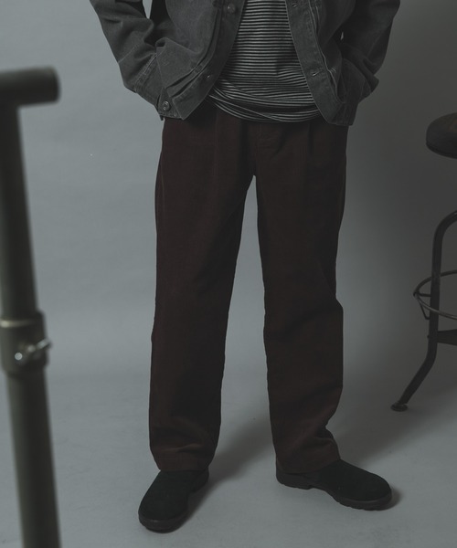 ITEMS URBANRESEARCH(アイテムズ アーバンリサーチ)の「プレミアムコーデュロイセミワイドパンツ(その他パンツ・メンズ・ネイビー/ブラウン/ブラック/アイボリー・MEDIUM/LARGE)」の1枚目の写真