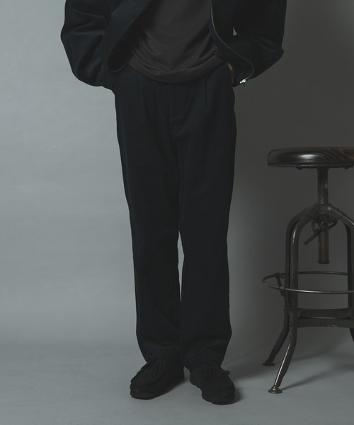 ITEMS URBANRESEARCH(アイテムズ アーバンリサーチ)の「プレミアムコーデュロイセミワイドパンツ(その他パンツ・メンズ・ネイビー/ブラウン/ブラック/アイボリー・MEDIUM/LARGE)」の11枚目の写真