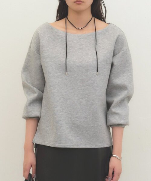 LOUNGEDRESS(ラウンジドレス)の「《着心地抜群/ヘルシーに華奢見え》【JAPAN MADE】オフショルプルオーバー(スウェット・レディース・オフホワイト/モカ/グレー・FREE)」の2枚目の写真