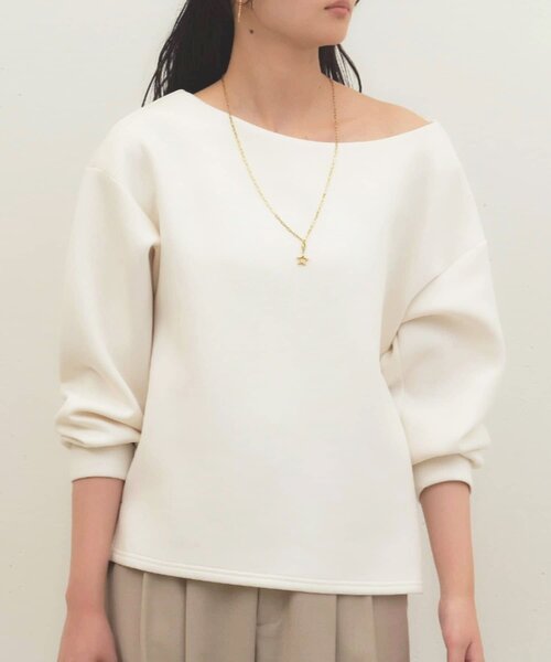 LOUNGEDRESS(ラウンジドレス)の「《着心地抜群/ヘルシーに華奢見え》【JAPAN MADE】オフショルプルオーバー(スウェット・レディース・オフホワイト/モカ/グレー・FREE)」の1枚目の写真