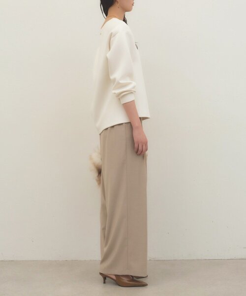 LOUNGEDRESS(ラウンジドレス)の「《着心地抜群/ヘルシーに華奢見え》【JAPAN MADE】オフショルプルオーバー(スウェット・レディース・オフホワイト/モカ/グレー・FREE)」の9枚目の写真