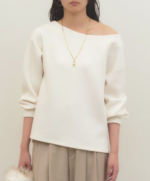 LOUNGEDRESS(ラウンジドレス)の「《着心地抜群/ヘルシーに華奢見え》【JAPAN MADE】オフショルプルオーバー(スウェット・レディース・オフホワイト/モカ/グレー・FREE)」の10枚目の写真