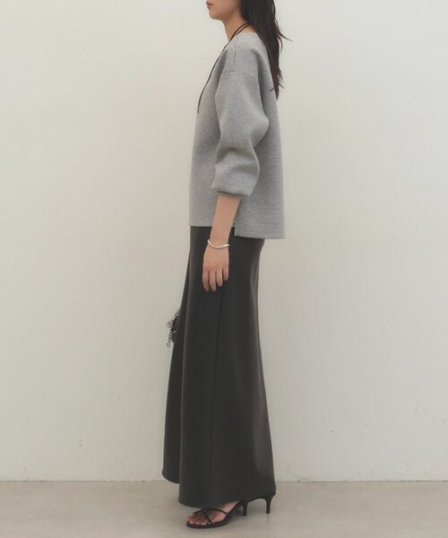 LOUNGEDRESS(ラウンジドレス)の「《着心地抜群/ヘルシーに華奢見え》【JAPAN MADE】オフショルプルオーバー(スウェット・レディース・オフホワイト/モカ/グレー・FREE)」の15枚目の写真