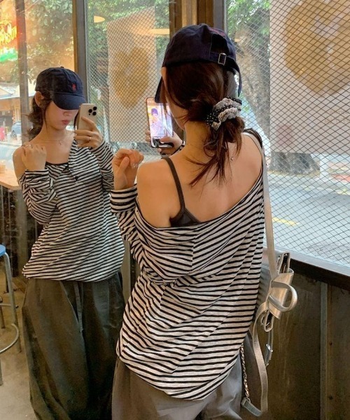 lilful(リルフル)の「ヘンリーネック ボーダーアシメカットソー(Tシャツ/カットソー・レディース・その他・F)」の3枚目の写真