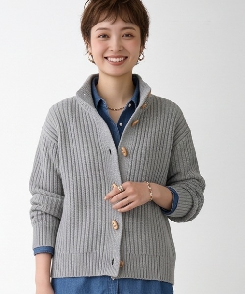 Sew loop(ソーループ)の「トグルボタンハイネックリブニットカーディガン(カーディガン/ボレロ・レディース・グレー/ブラック/キャメル・FREE)」の3枚目の写真