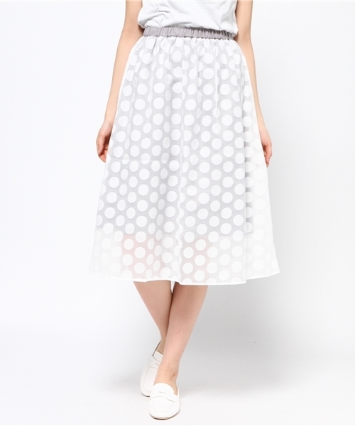 POU DOU DOU（プードゥドゥ）の「オーガンジーオパールドットロングスカート（スカート・レディース・ブラック/オフホワイト/ブルー・3）」の2枚目の写真