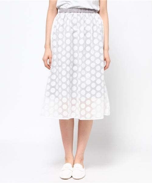 POU DOU DOU（プードゥドゥ）の「オーガンジーオパールドットロングスカート（スカート・レディース・ブラック/オフホワイト/ブルー・3）」の4枚目の写真