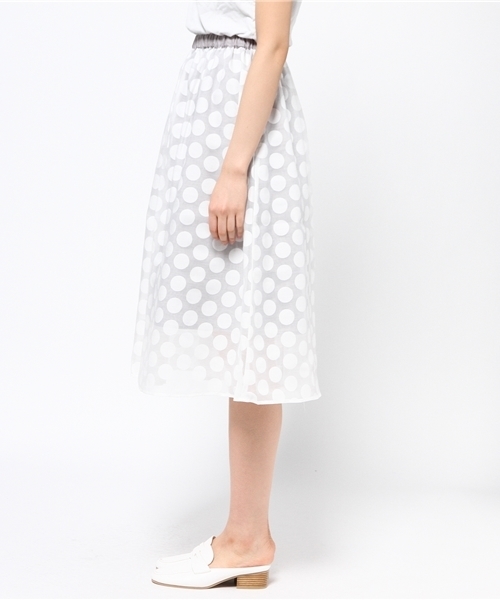 POU DOU DOU（プードゥドゥ）の「オーガンジーオパールドットロングスカート（スカート・レディース・ブラック/オフホワイト/ブルー・3）」の5枚目の写真