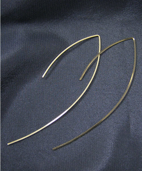 BEAUTY&YOUTH UNITED ARROWS（ビューティーアンドユースユナイテッドアローズ）の「BY By Boe ワイヤーピアス ¨ о（ピアス（両耳用）・レディース・ゴールド・フリー）」の2枚目の写真