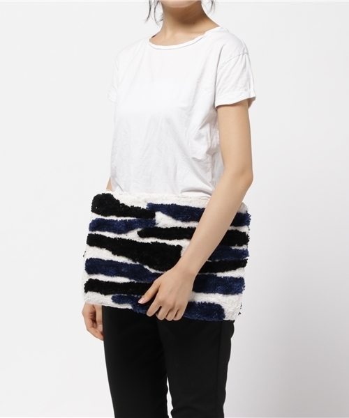 Lilas Campbell（リラキャンベル）の「【Lilas Campbell/リラキャンベル】LP ICONIC CLT comofl/クラッチバッグ（クラッチバッグ・レディース・グリーン/グレー/ネイビー・FREE）」の6枚目の写真