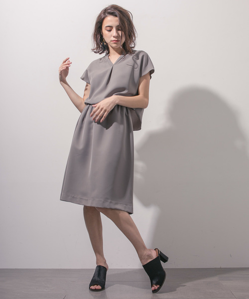 STUDIOUS（ステュディオス）の「【STUDIOUS】 スキッパーエアリーワンピース（ワンピース・レディース・キャメル/ネイビー/カーキ/ブルー/サックスブルー/チェック/バーガンディー/マルチ/ブラウン・FREE）」の3枚目の写真