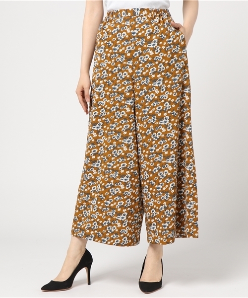 mysty woman（ミスティウーマン）の「サージ花柄イージーワイドパンツ（その他パンツ・レディース・ベージュ/キャメル/ブラック・FREE）」の3枚目の写真