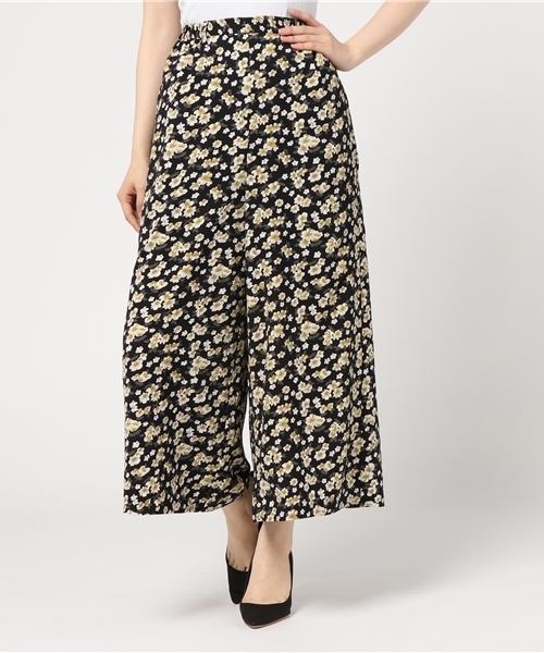 mysty woman（ミスティウーマン）の「サージ花柄イージーワイドパンツ（その他パンツ・レディース・ベージュ/キャメル/ブラック・FREE）」の2枚目の写真