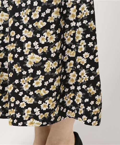 mysty woman（ミスティウーマン）の「サージ花柄イージーワイドパンツ（その他パンツ・レディース・ベージュ/キャメル/ブラック・FREE）」の5枚目の写真