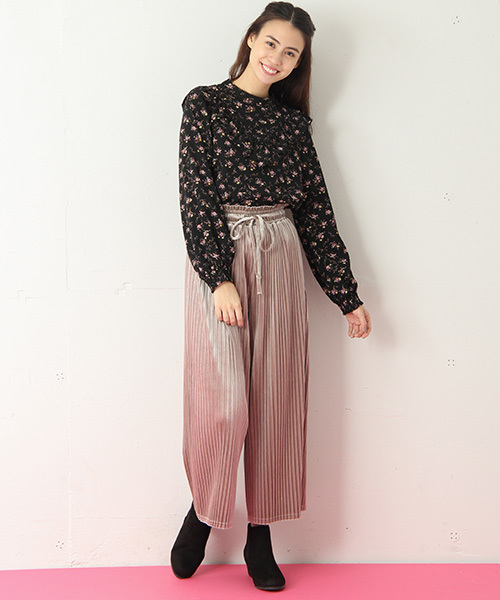 Honeys（ハニーズ）の「レトロ花柄フリルブラウス（シャツ/ブラウス・レディース・グリーン系その他/ブラック系その他/レッド系その他/アイボリー・M/S/L）」の14枚目の写真