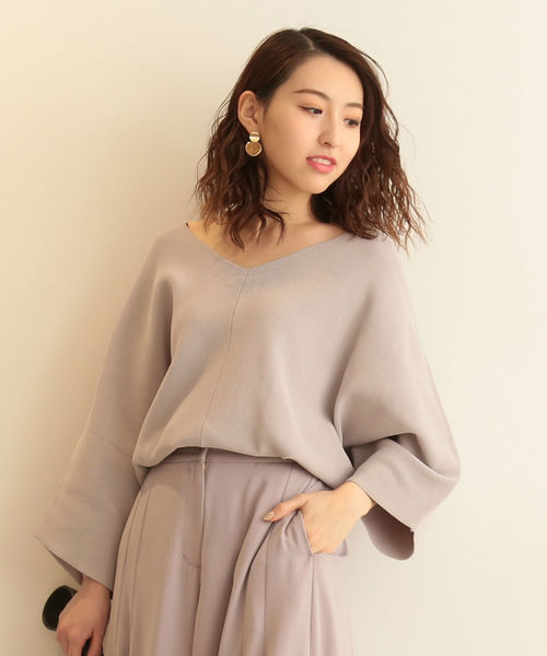 FREE'S MART（フリーズマート）の「【美人百花3月号岸本セシル着用】Ｖネック畦ドルマンニット（ニット/セーター・レディース・グレー/ホワイト/パープル/グリーン・FREE）」の2枚目の写真