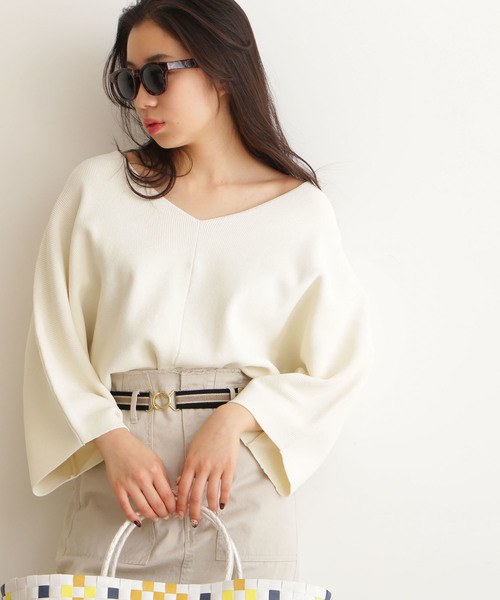 FREE'S MART（フリーズマート）の「【美人百花3月号岸本セシル着用】Ｖネック畦ドルマンニット（ニット/セーター・レディース・グレー/ホワイト/パープル/グリーン・FREE）」の15枚目の写真