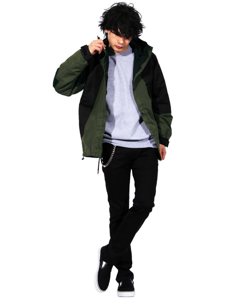 ８(eight)（エイト）の「マウンテンパーカー ナイロン ジャケット アウトドア（マウンテンパーカー・メンズ・レッド/ネイビー/イエロー/ベージュ/カモフラージュ/ブラック/カーキ/グリーン・LARGE/MEDIUM/X-LARGE）」の11枚目の写真