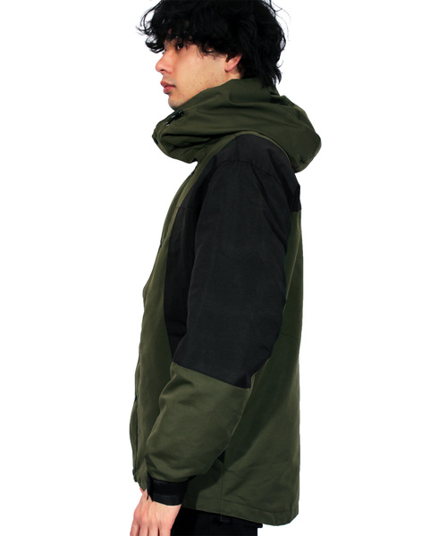 ８(eight)（エイト）の「マウンテンパーカー ナイロン ジャケット アウトドア（マウンテンパーカー・メンズ・レッド/ネイビー/イエロー/ベージュ/カモフラージュ/ブラック/カーキ/グリーン・LARGE/MEDIUM/X-LARGE）」の17枚目の写真