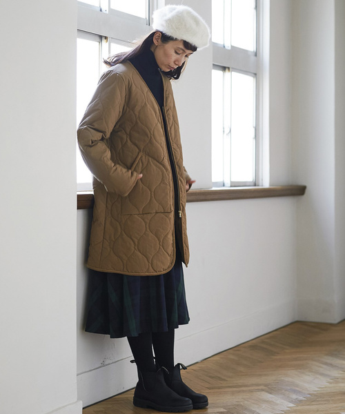 Sunny clouds（サニークラウズ）の「ＳＵＮＮＹ　ＣＬＯＵＤＳ　ノーカラーのキルトコート（ノーカラーコート・レディース・ベージュ/ブラック・NM/MEDIUM/LARGE/X-LARGE/XX-LARGE）」の12枚目の写真