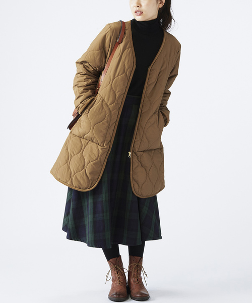 Sunny clouds（サニークラウズ）の「ＳＵＮＮＹ　ＣＬＯＵＤＳ　ノーカラーのキルトコート（ノーカラーコート・レディース・ベージュ/ブラック・NM/MEDIUM/LARGE/X-LARGE/XX-LARGE）」の15枚目の写真