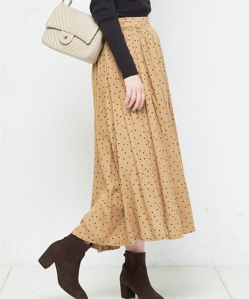 natural couture(ナチュラルクチュール)の「ドットロングスカート(スカート・レディース・ベージュ/ネイビー/ブラック・FREE)」の2枚目の写真