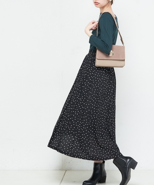 natural couture(ナチュラルクチュール)の「ドットロングスカート(スカート・レディース・ベージュ/ネイビー/ブラック・FREE)」の5枚目の写真