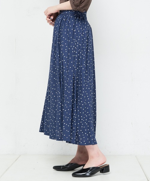 natural couture(ナチュラルクチュール)の「ドットロングスカート(スカート・レディース・ベージュ/ネイビー/ブラック・FREE)」の17枚目の写真