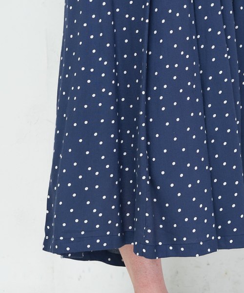 natural couture(ナチュラルクチュール)の「ドットロングスカート(スカート・レディース・ベージュ/ネイビー/ブラック・FREE)」の20枚目の写真
