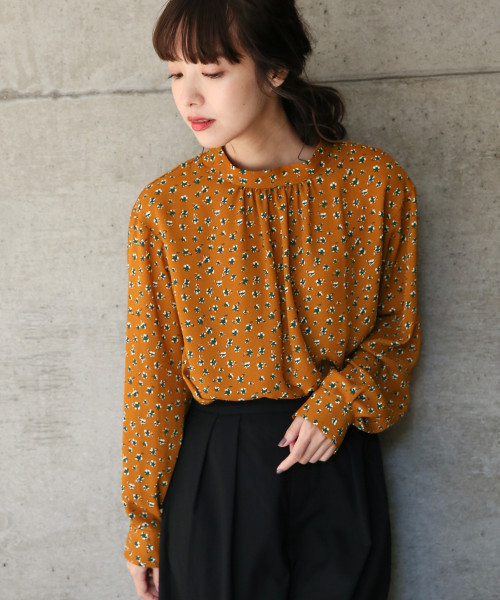 LOWRYS FARM(ローリーズファーム)の「ハナガラスタンドブラウス 815217(シャツ/ブラウス・レディース・ブラック/ネイビー/イエロー・MEDIUM/LARGE)」の3枚目の写真