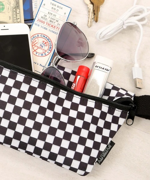 go slow caravan（ゴースローキャラバン）の「FYDELITY/フィデリティー 　PRINTED BUM BAG（ショルダーバッグ・レディース・チャコールグレー/ベージュ/ライトグリーン/ライトイエロー/ピンク/レッド/オレンジ系その他/オレンジ系その他2/カモフラージュ/その他/その他1/その他3/カラフル/チェック/その他2/ライトベージュ・FREE）」の18枚目の写真