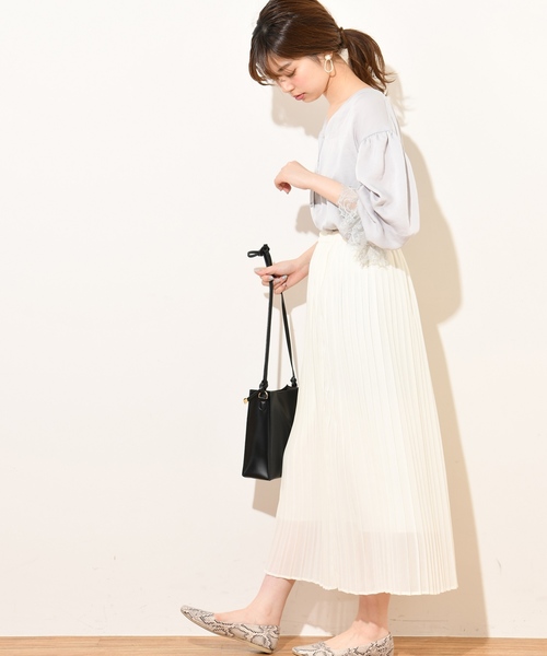 natural couture（ナチュラルクチュール）の「袖口レースヴィンテージサテンブラウス（シャツ/ブラウス・レディース・サックスブルー/アイボリー/ピンクベージュ・FREE）」の7枚目の写真