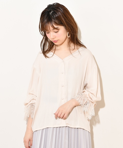 natural couture（ナチュラルクチュール）の「袖口レースヴィンテージサテンブラウス（シャツ/ブラウス・レディース・サックスブルー/アイボリー/ピンクベージュ・FREE）」の12枚目の写真