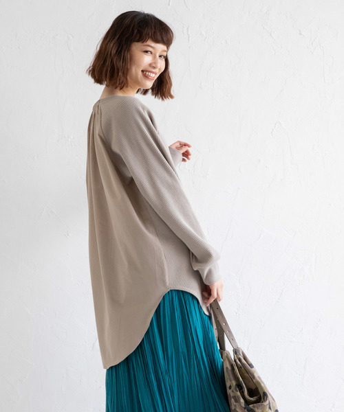 Munich(ミューニック)の「ストレッチワッフル×ブロード キーネックプルオーバー(Tシャツ/カットソー・レディース・ホワイト/ブラック/ベージュ/カーキ・FREE)」の1枚目の写真